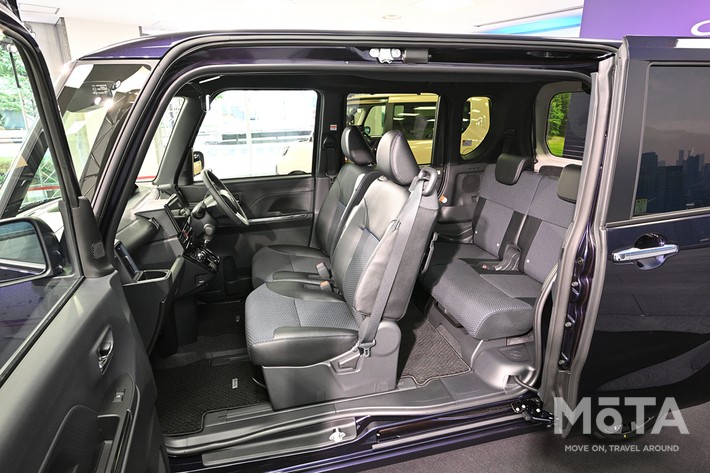 ダイハツ タントのスライドドア（画像はダイハツ タントカスタム）