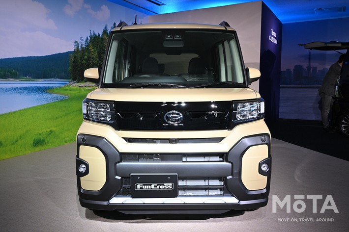 ダイハツ タント ファンクロス