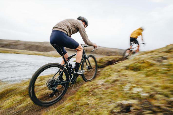 スペシャライズドから、前後にFuture Shockを搭載した全く新しい