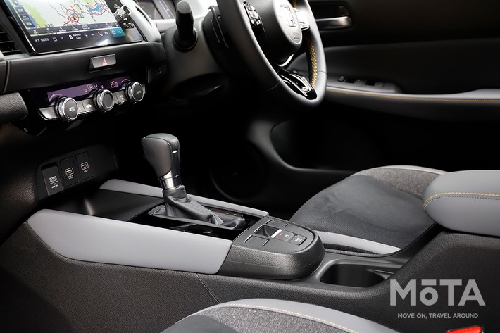 ホンダ フィット e:HEV RS（ボディカラー：プレミアムサンライトホワイト・パール）