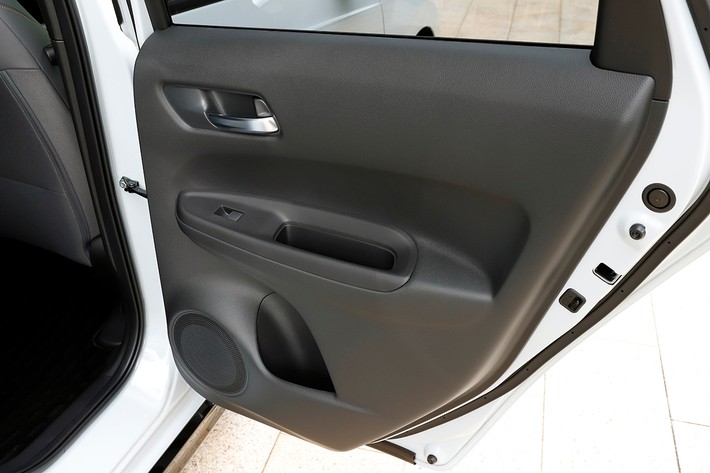 ホンダ フィット e:HEV RS（ボディカラー：プレミアムサンライトホワイト・パール）