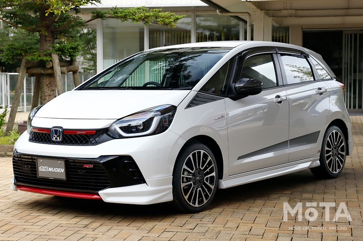 ホンダ フィット e:HEV RS（無限フィットRS）
