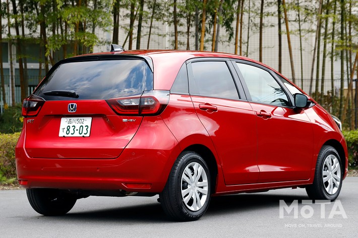 ホンダ フィット e:HEV HOME（ボディカラー：プレミアム クリスタルレッド・メタリック）