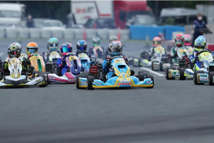 中学生レーシングドライバー「岸 風児」がレーシングカート世界一を