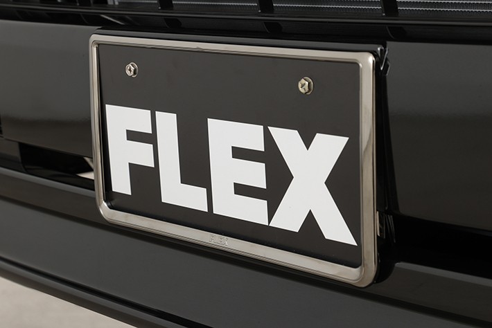 FLEXオリジナル ナンバーフレームBM（ブラックメッキタイプ）