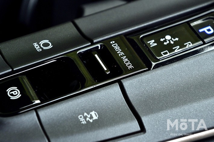 トヨタ クラウンクロスオーバー RS 