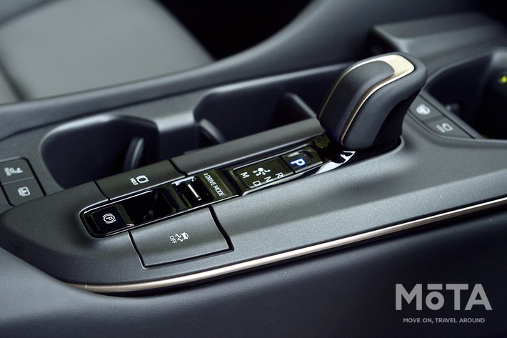 トヨタ クラウンクロスオーバー RS 