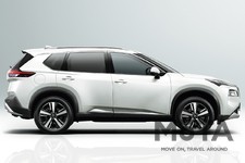 日産 エクストレイル／ボディカラー：ブリリアントホワイトパール