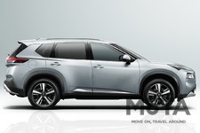 日産 エクストレイル／ボディカラー：ブリリアントシルバー