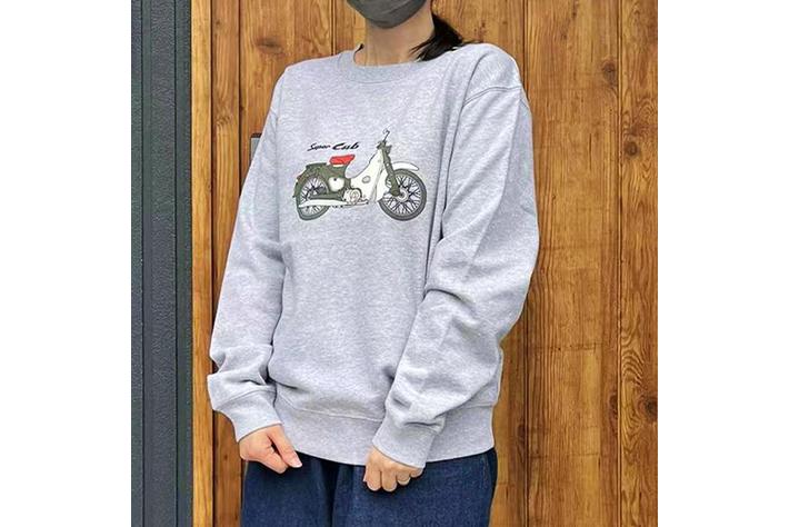 【初登場】ホンダスーパーカブがプリントされたスウェットシャツ登場