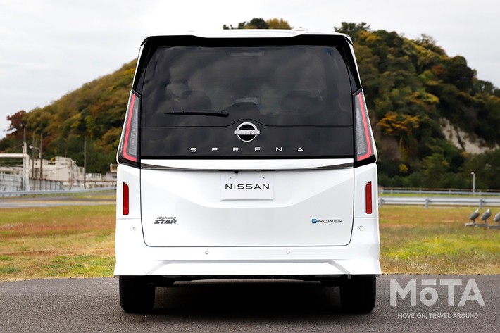 新型セレナ、非オラオラ系の落ち着いたデザインに支持が集まるも