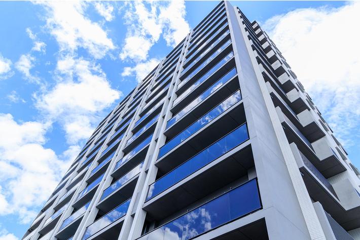 テラモーターズ、新築マンションにEV充電・補助金未活用でも無料導入