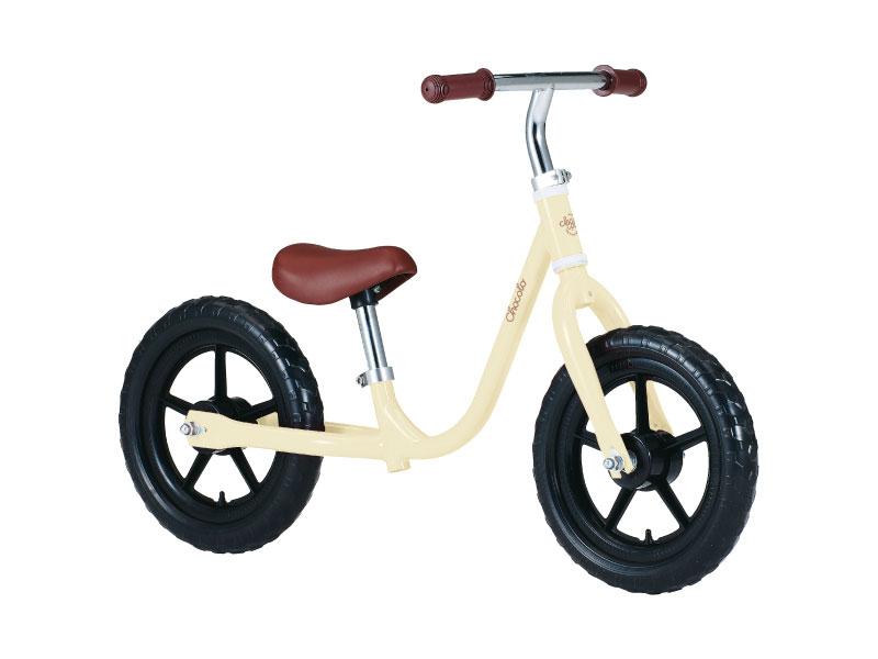 1歳半から乗れる！おしゃれな超軽量バランスバイクChocolo（チョコロ