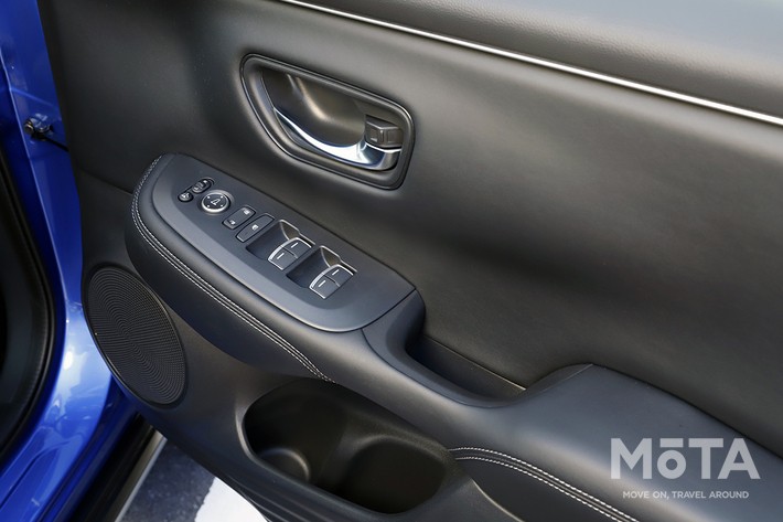 （参考） ZR-Vのドアライニングのソフトパッド