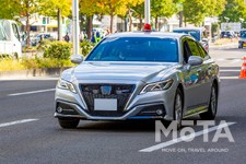 覆面パトカーの見分け方｜クラウン以外の“意外な車種”と、速度違反以外で狙われる「検挙ポイント」とは