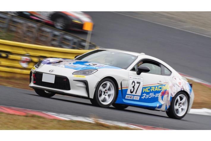 計14名のプロレーサーや自動車評論家が登壇し、“うっかりサーキットを走りたくなってしまう”トークショーを開催！「HC GALLERY 東京オートサロンブース」