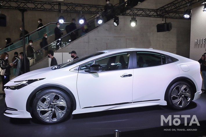 プリウス ELEGANT ICE STYLE