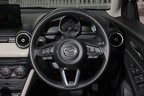 マツダ MAZDA2 15 BD（ボディカラー：スノーフレークホワイトパールマイカ）