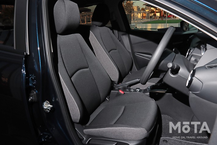 マツダ MAZDA2 15 BD（CLAP POP架装車／ボディカラー：ディープクリスタルブルーマイカ）