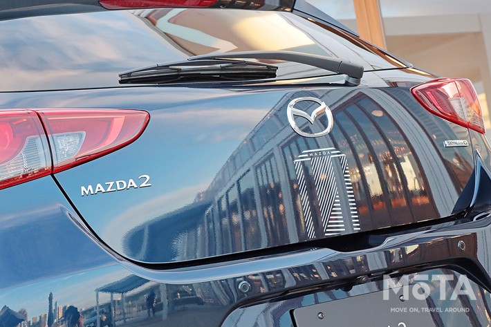 マツダ MAZDA2 15 BD（CLAP POP架装車／ボディカラー：ディープクリスタルブルーマイカ）