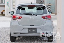 マツダ MAZDA2 XD SPORT+（ボディカラー：エアログレーメタリック）