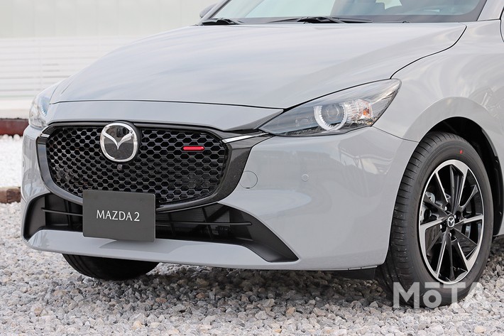 マツダ MAZDA2 XD SPORT+（ボディカラー：エアログレーメタリック）