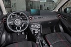 マツダ MAZDA2 XD SPORT+（ボディカラー：エアログレーメタリック）