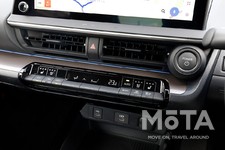 トヨタ 新型プリウス（グレード：Z／駆動方式：E-Four[4WD]／ボディカラー：アッシュ／内装色：グラディエントブラック）