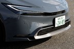 トヨタ 新型プリウス（グレード：Z／駆動方式：FF／ボディカラー：アッシュ／内装色：マチュアレッド）