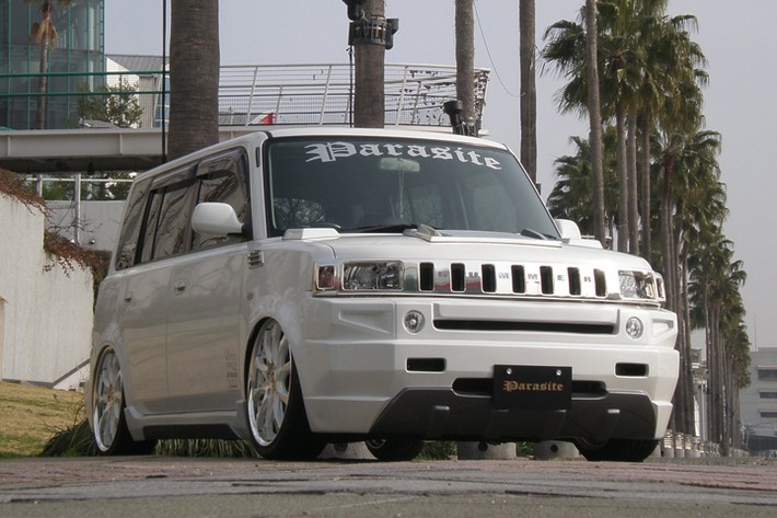 プロボックスとサクシードが“ディフェンダーに化ける”驚きのボディ