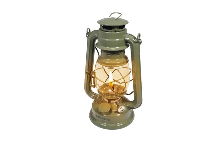 【アウトドア】LEDライトは卒業！シブいカラーが光る「ミリタリー調オイルランタン」新発売