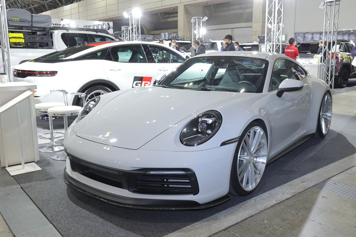 Stompin'ark」がポルシェ911専用のフロントリップスポイラーをリリース