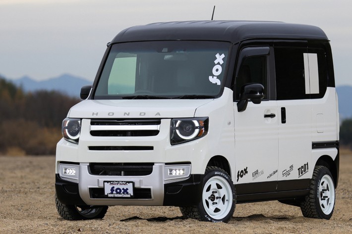 N-VANがランドローバー・ディフェンダーのようにゴツ可愛く