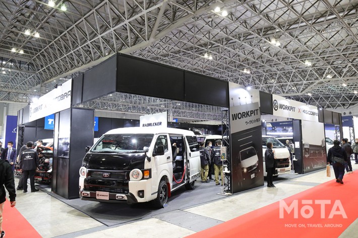 WORK PIT横浜」×「415COBRA」のコラボで開発された3台のハイエース