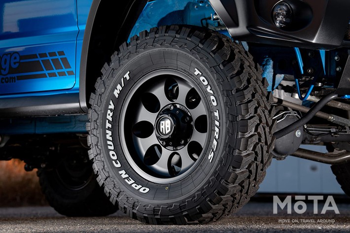 オリジナルホイール「R8」