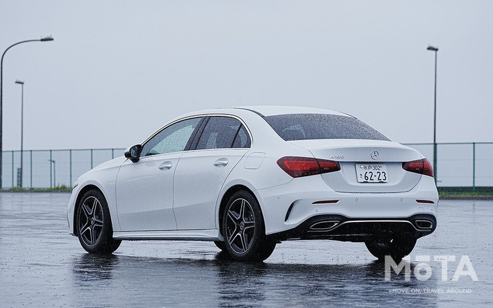 メルセデス・ベンツ Aクラス(A180セダン)