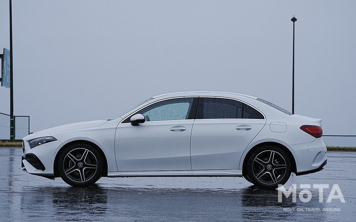 メルセデス・ベンツ Aクラス(A180セダン)