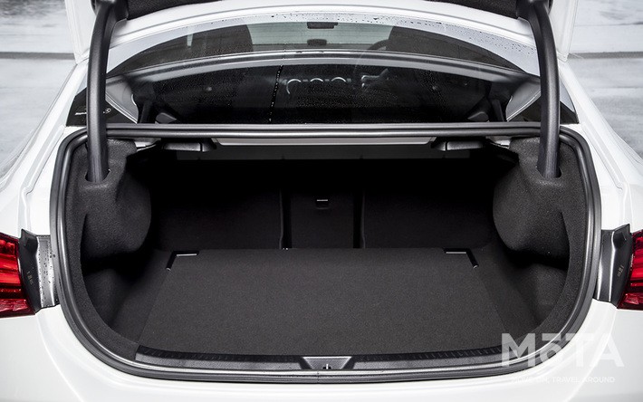 メルセデス・ベンツ Aクラス(A180セダン)