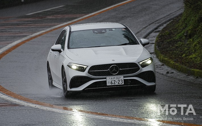 メルセデス・ベンツ Aクラス(A180セダン)