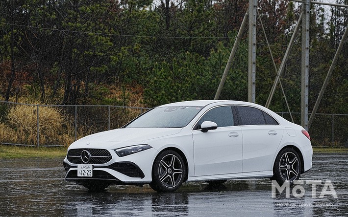 メルセデス・ベンツ Aクラス(A180セダン)