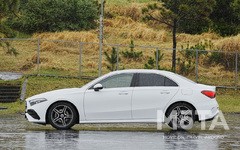 メルセデス・ベンツ Aクラス(A180セダン)