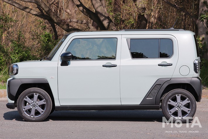 ダイハツ タフト（ボディカラー：レイクブルーメタリック〈B87〉）