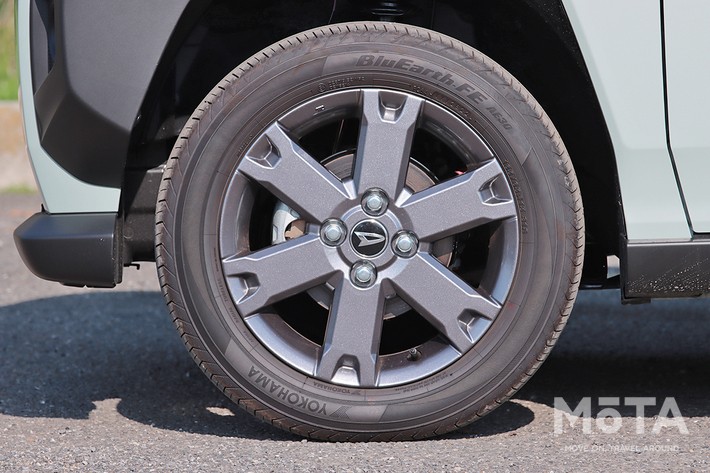 ダイハツ タフト（ボディカラー：レイクブルーメタリック〈B87〉）