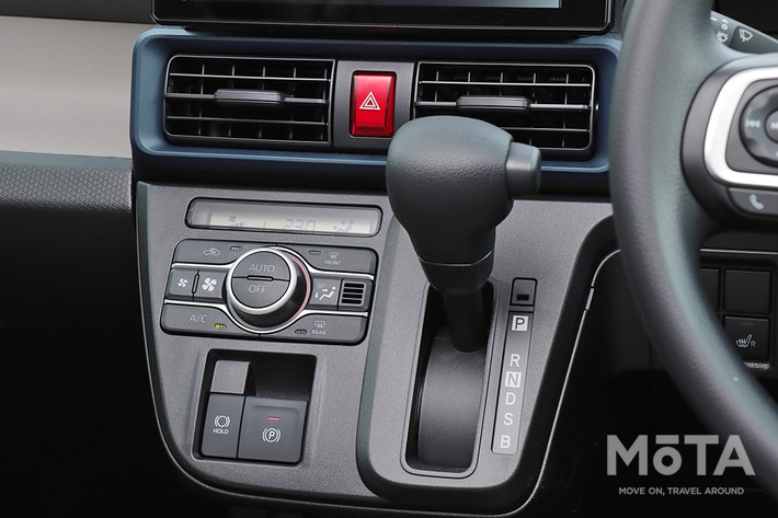 ダイハツ タント（グレード：X／ボディカラー：ファイアークォーツレッドメタリック）