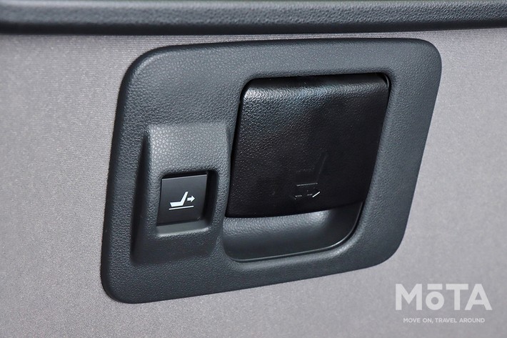 ダイハツ タント（グレード：X／ボディカラー：ファイアークォーツレッドメタリック）