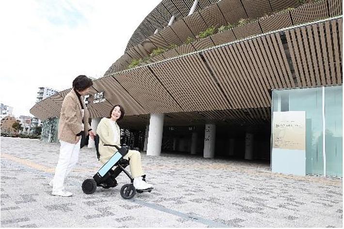 日本交通のEDS観光タクシー「隈研吾 建築ツアー in Tokyo」で近距離モビリティWHILL無料レンタル開始(画像ギャラリー No.3 ...