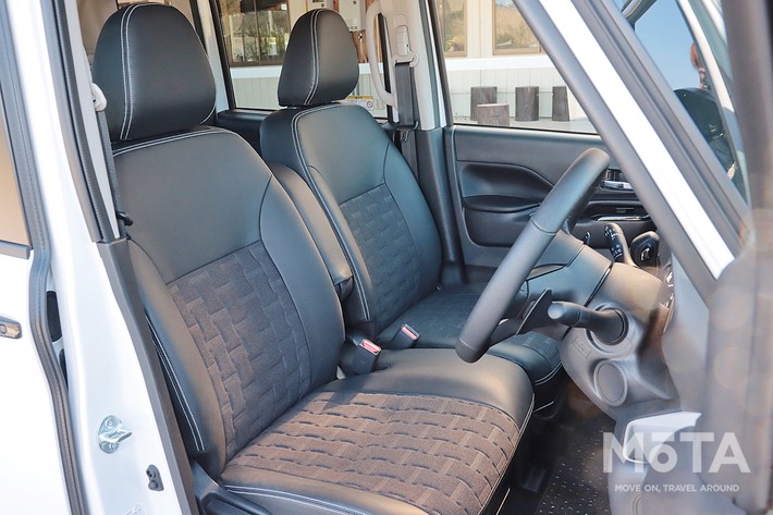 三菱 デリカミニ 内装(前席)