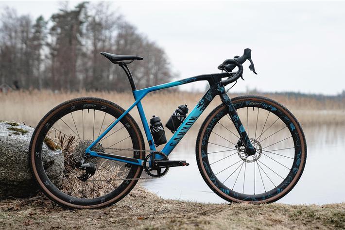 USED FIAT 16インチ　カスタム　折り畳み式自転車　カーボン化 USED FIAT 16インチ カスタム 折り畳み式自転車 カーボン化