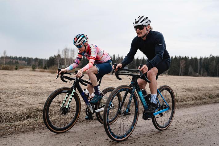 F1ドライバー、バルテリ・ボッタスが監修したグラベルロードバイク