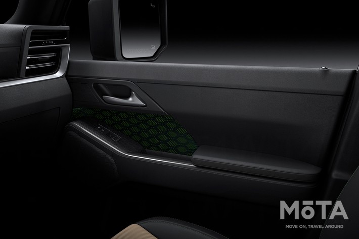 レクサス 新型GX フロントドアトリム（プロトタイプ）